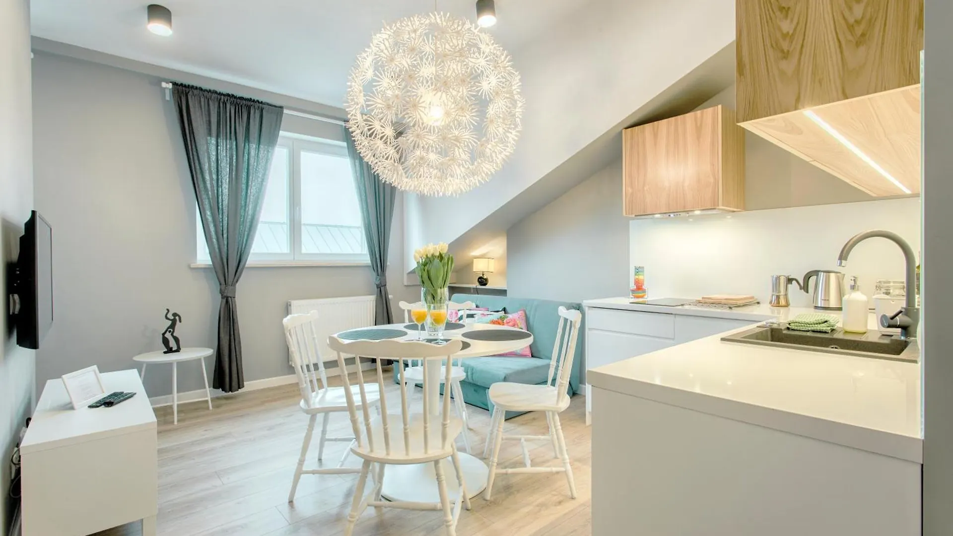 Tyzenhauz Apartments Arianska Street location